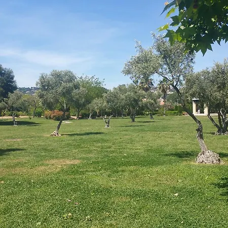 Domaine Flore Dauphin Жюан-ле-Пен