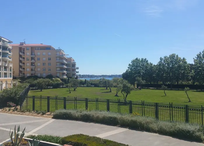 Daire Domaine Flore Dauphin