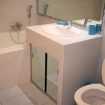 Domaine Flore Dauphin Apartamento *