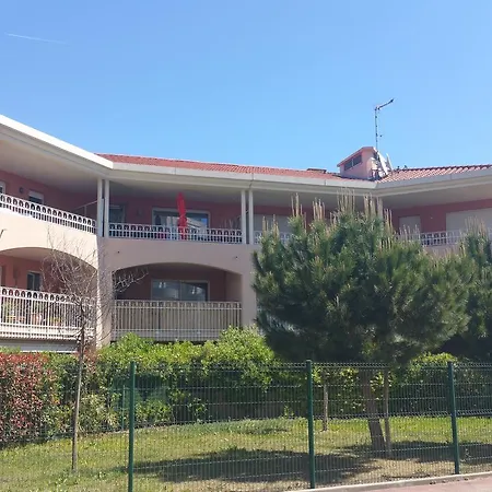 Domaine Flore Dauphin Apartamento *
